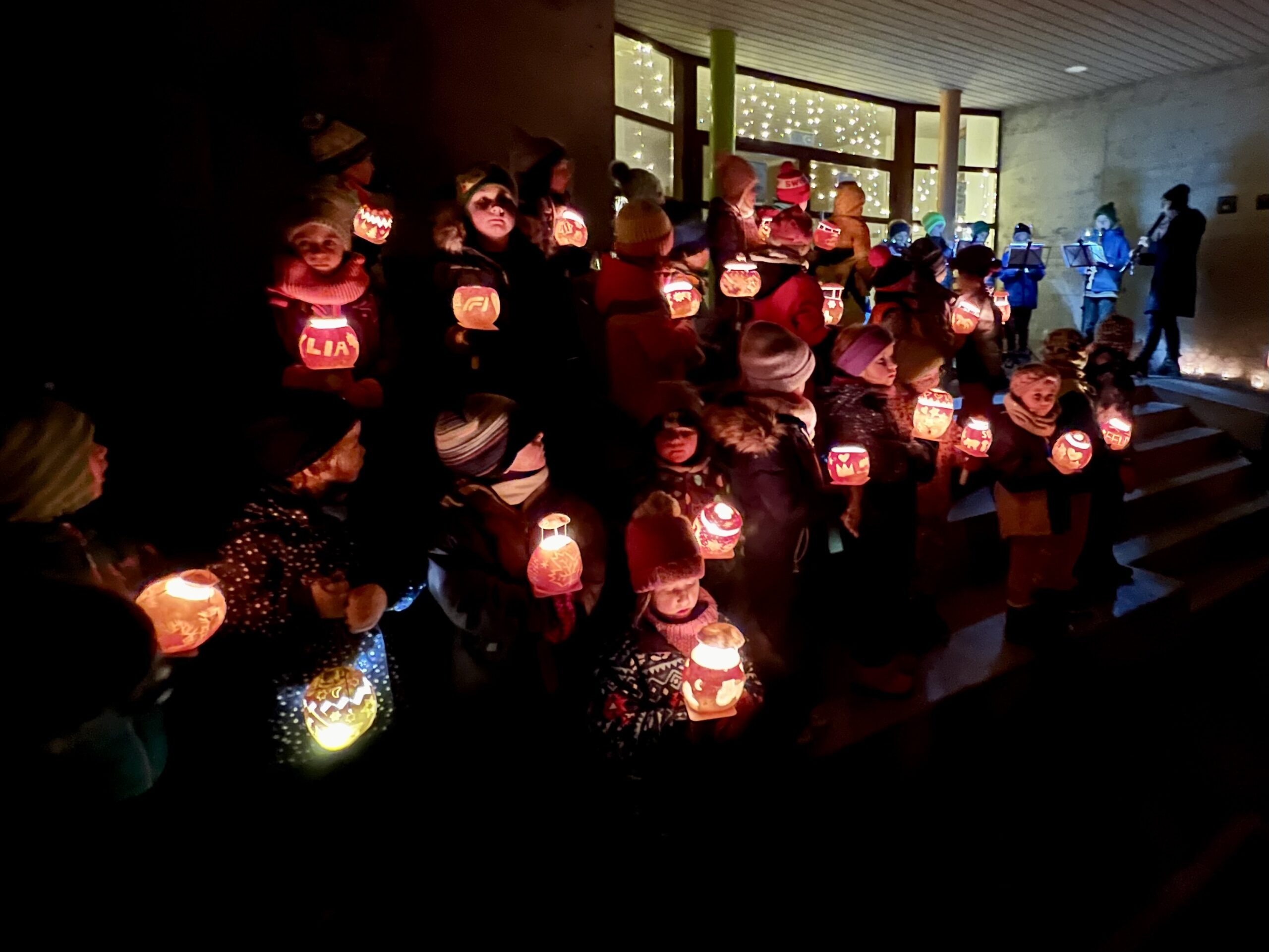Bericht vom Räbäliächtli-Umzug der Unterstufe Nussbaumen 2024